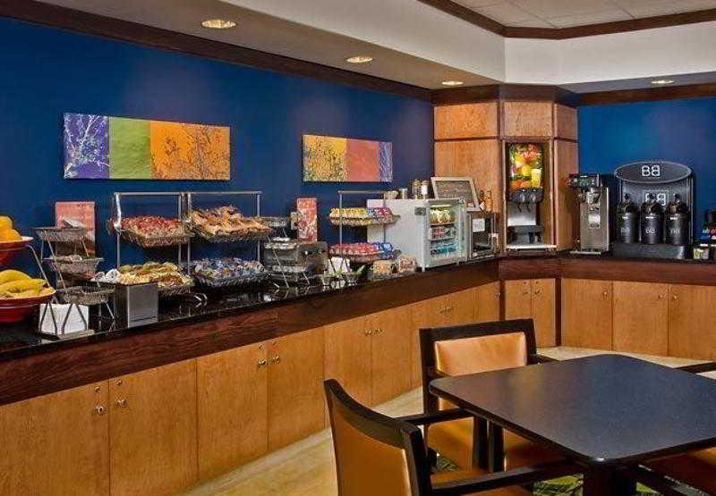 Fairfield Inn And Suites By Marriott Oklahoma City Airport Restaurant foto